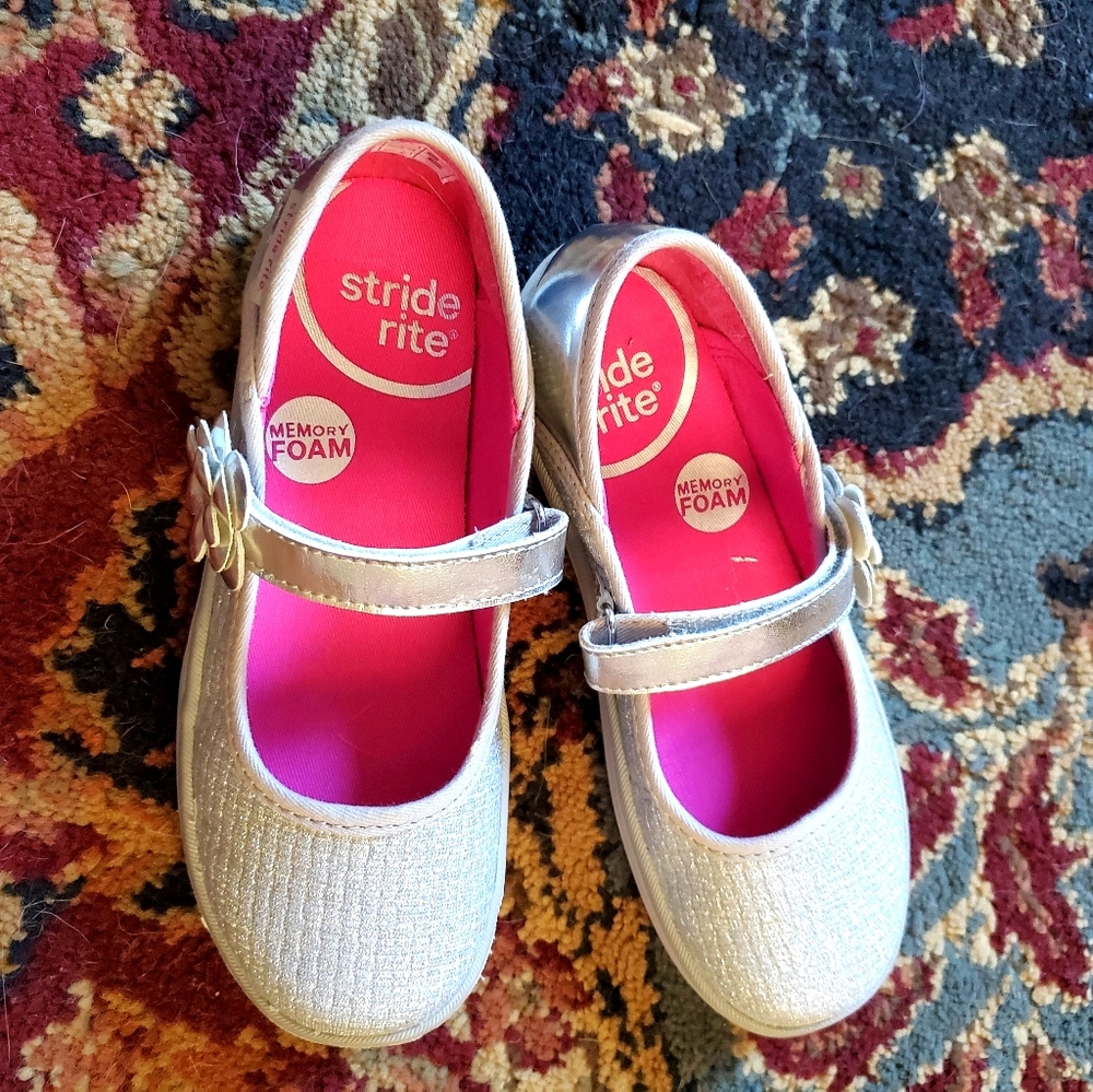 NWOB girl's stride rite shoes
